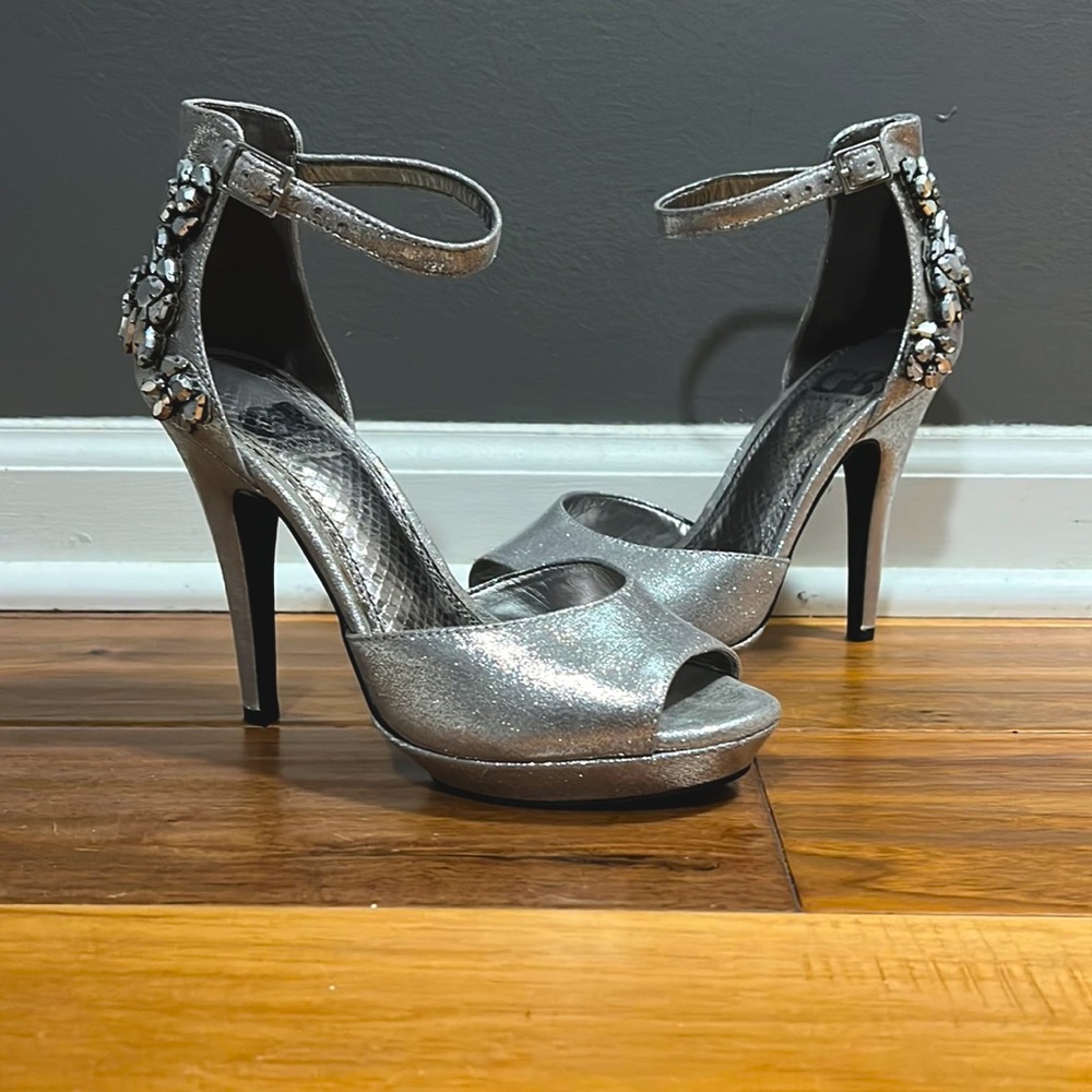 Gianni Bini silver jeweled heels